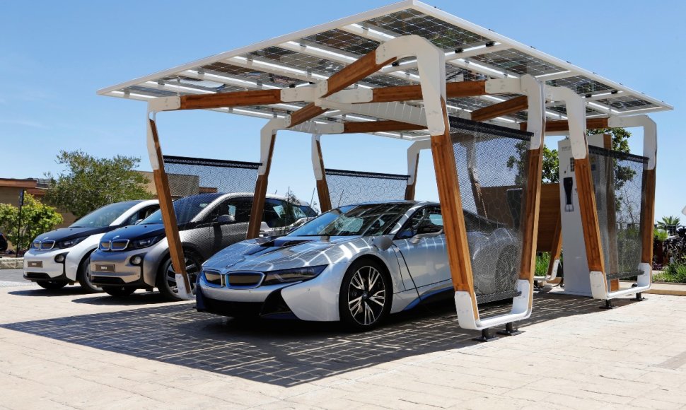 BMW elektromobilių įkrovimo stotelės vizija