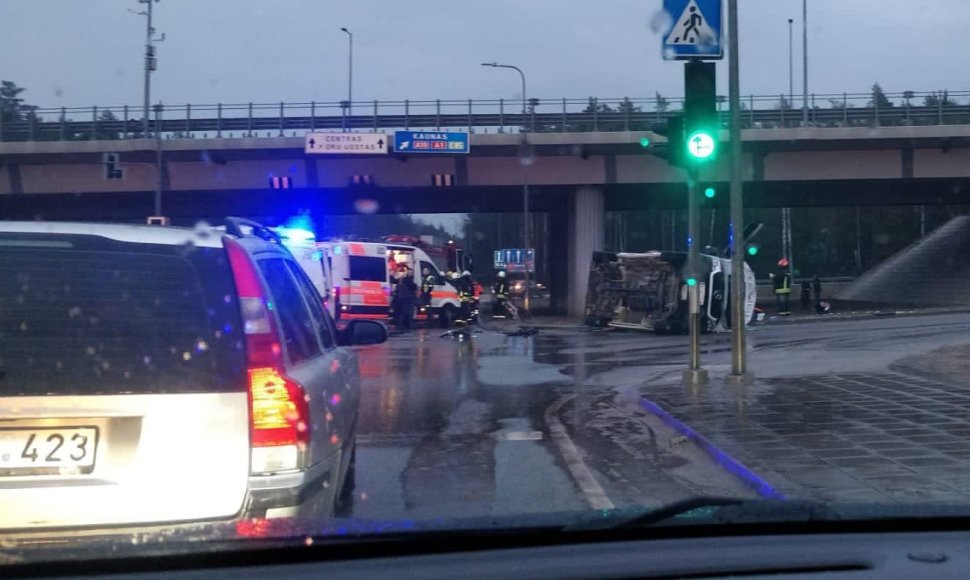 Avarija Vilniuje, Galvės ir Kirtimų gatvių sankryžoje