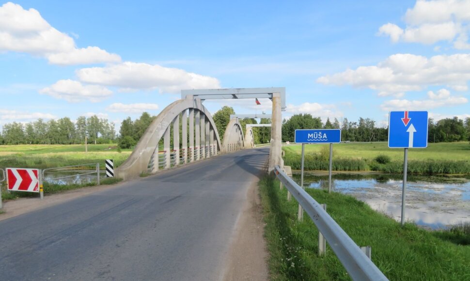 Ustukių tiltas
