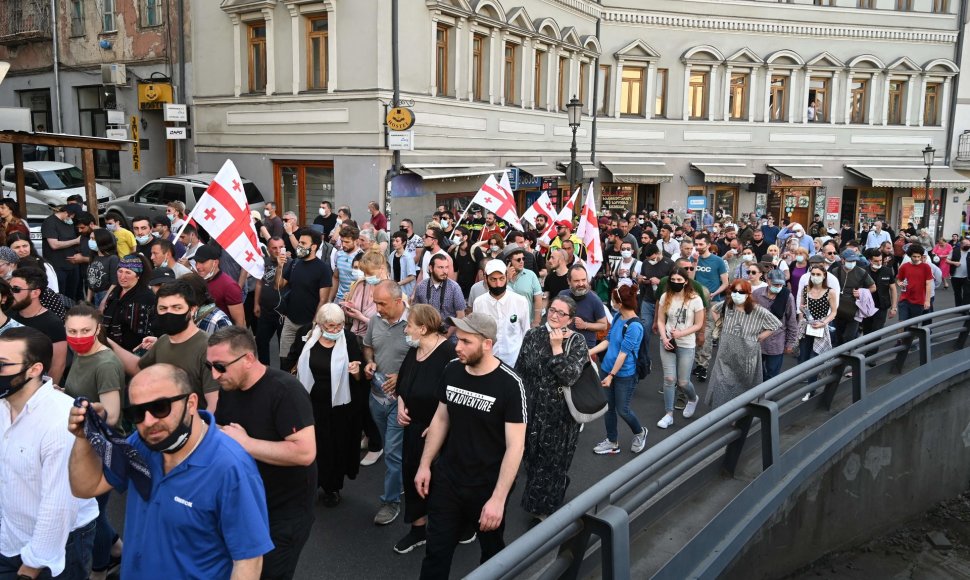 Sakartvele apie 2 tūkst. žmonių protestavo prieš hidroelektrinių statybas