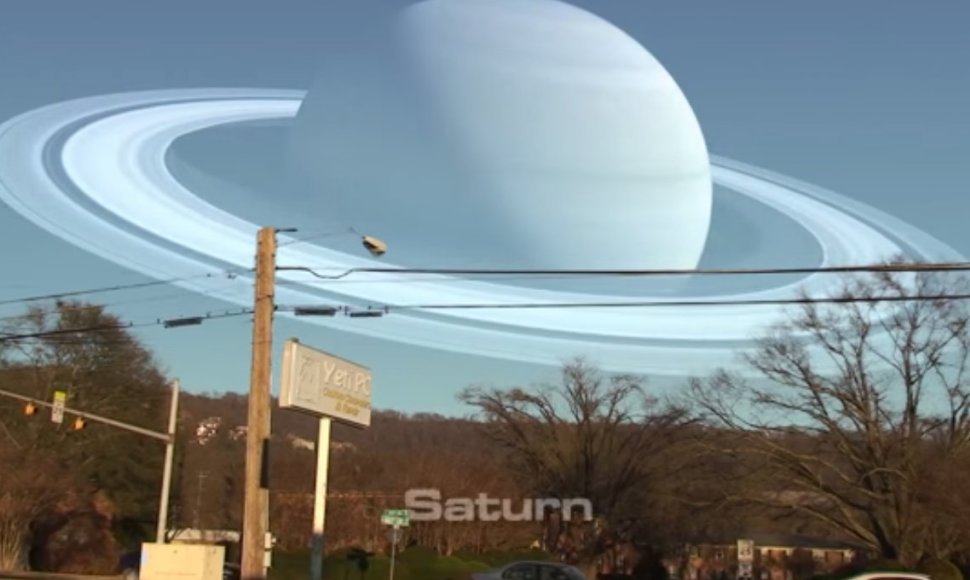 Vizualizacija parodo, kaip atrodytų dangus, jei Vietoje Mėnulio matytume Saturną
