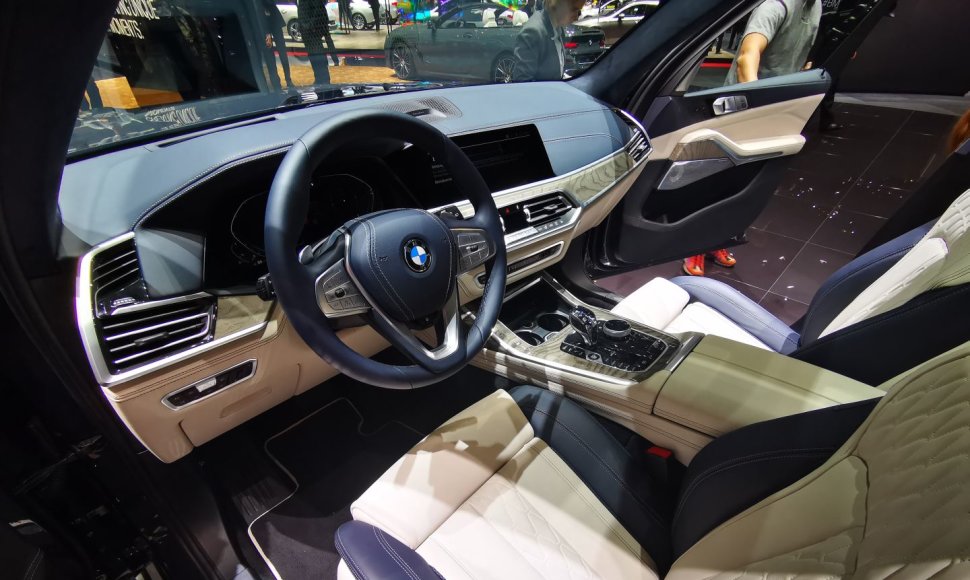 BMW X7 Ženevos automobilių parodoje