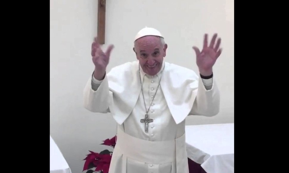 pope-francis-hopes-for-deaf-a-blessed-christmas-2016