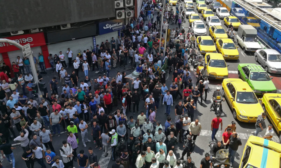 Protestuotojai Teherano turguje