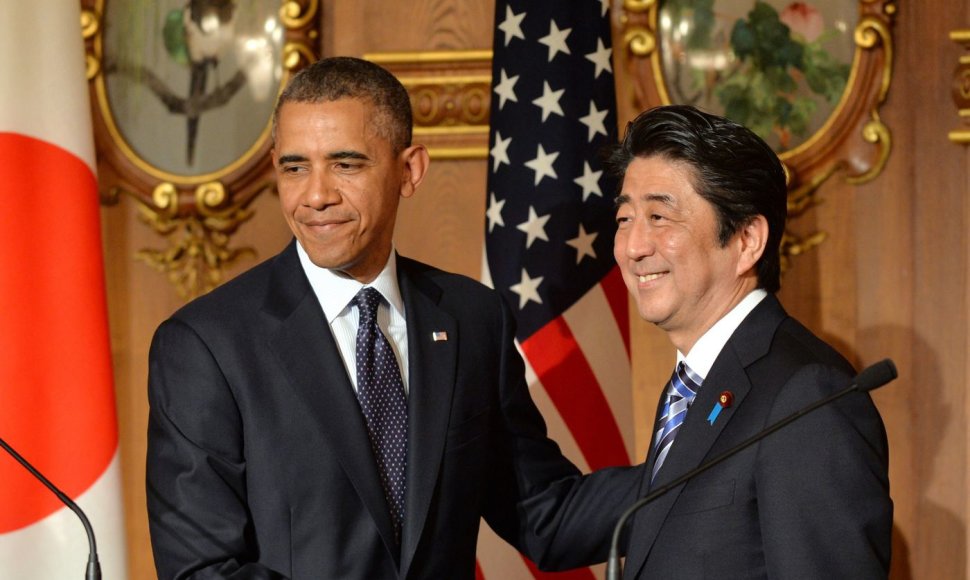 JAV prezidentas Barackas Obama ir Japonijos ministras pirmininkas Shizo Abe 