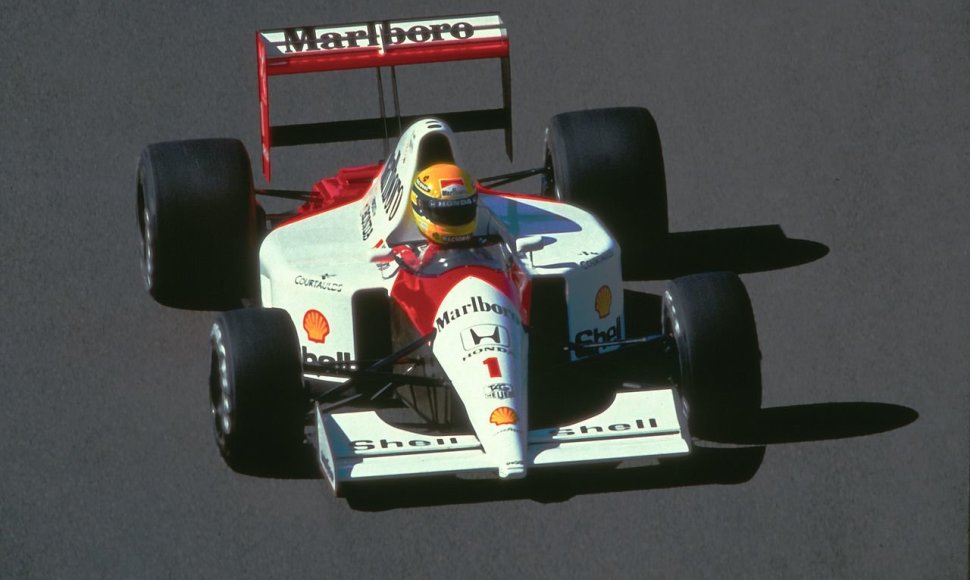 1991-ųjų „McLaren“ „Formulės 1“ bolidas. Už vairo – A.Senna.