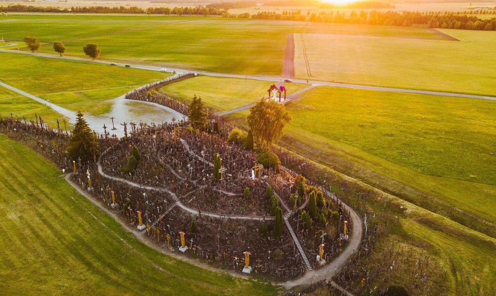 Kryžių kalnas iš paukščio skrydžio