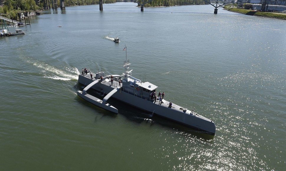 „Sea Hunter“ - kol kas pažangiausias karinio laivo be įgulos prototipas pasaulyje.  