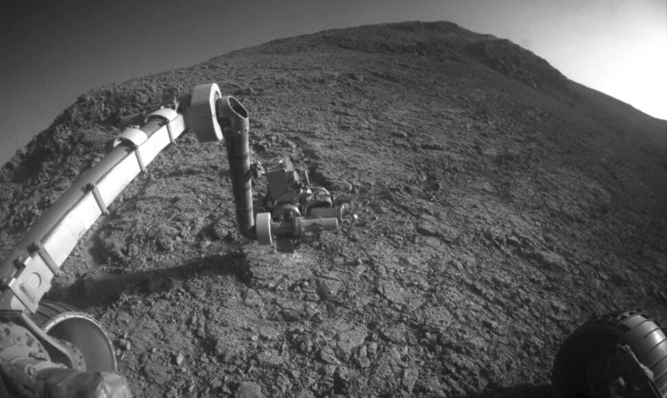 Marsaeigis &bdquo;Opportunity&ldquo; nufotografavo savo manipuliatorių su moksliniais įrankiais