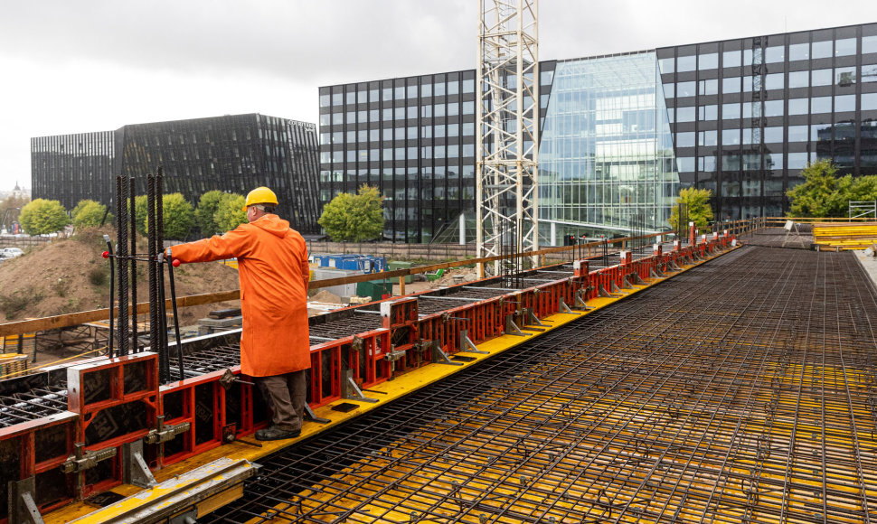 „Zaha Hadid Architects“ apžiūri verslo centro „Business Stadium Central“ statybas
