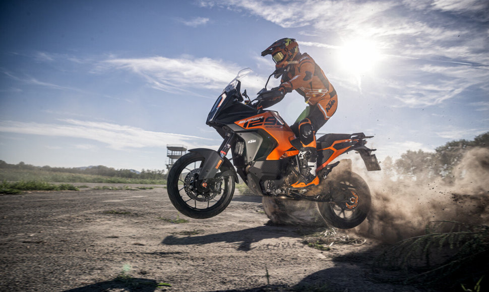 Metų motociklas: pretendentas „KTM 1290 Super Adventure S“