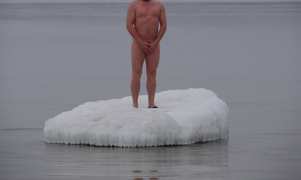 Kęstutis Baltijos jūroje ant ledo lyties 2010 m. vasario 12 d.