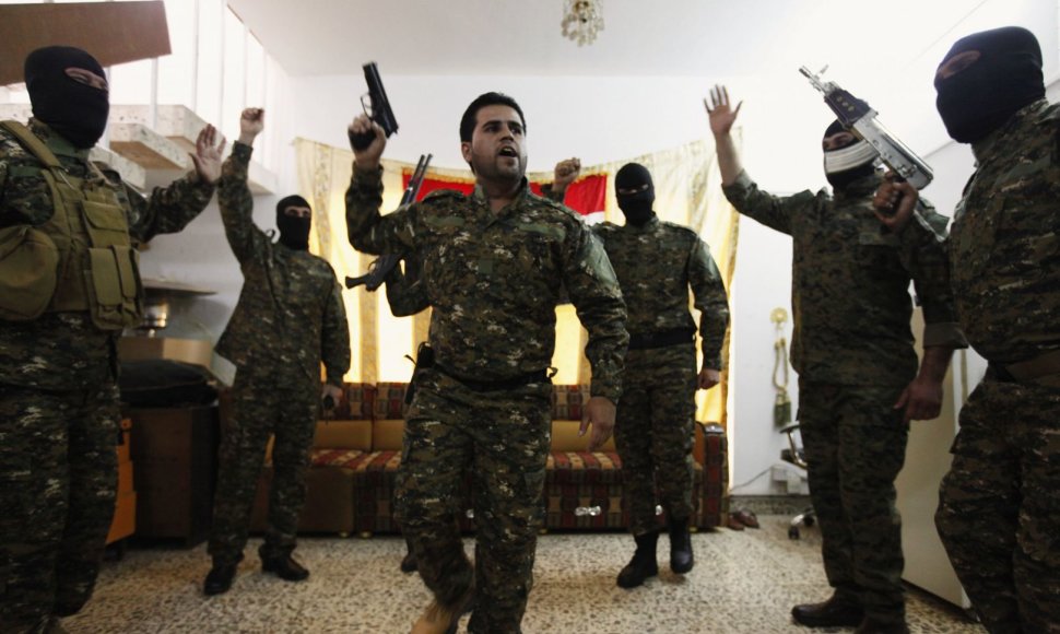 Džiugiai nusiteikę islamistai iš Irako vyksta į Siriją