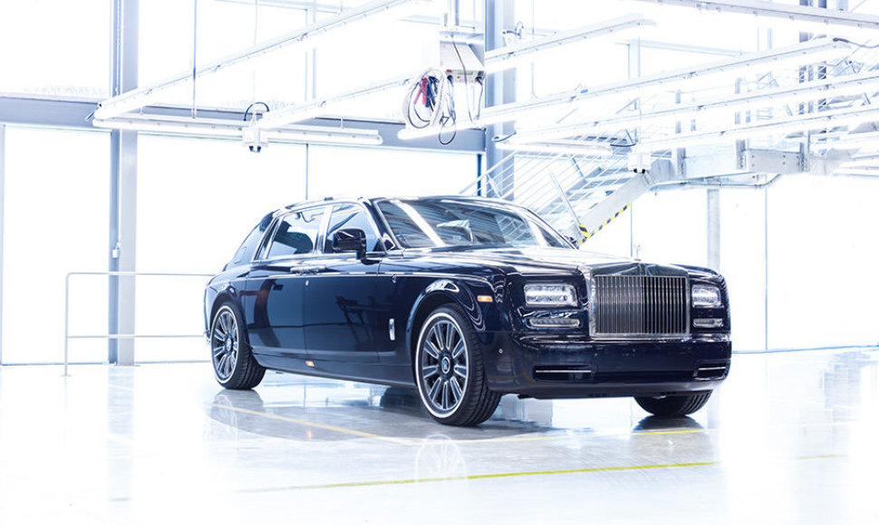 „Rolls Royce“ išleido paskutinį septintos kartos „Phantom“