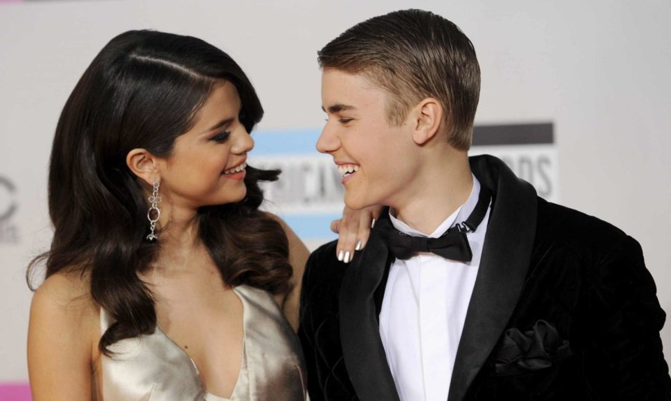 Justinas Bieberis ir Selena Gomez (2011 m.)