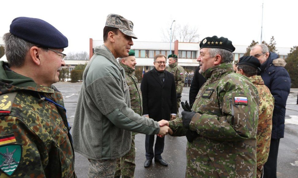 Bratislavoje atidaryta aštuntoji NATO vadavietė Rytų Europoje.