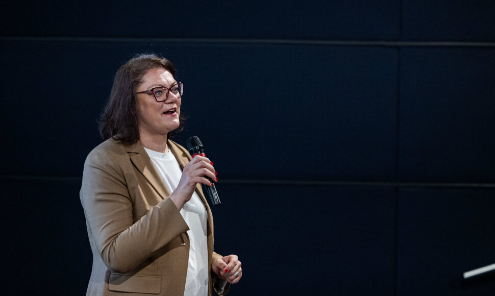 Sveikinimo žodį sako Sveikatos apsaugos ministrė Marija Jakubauskienė