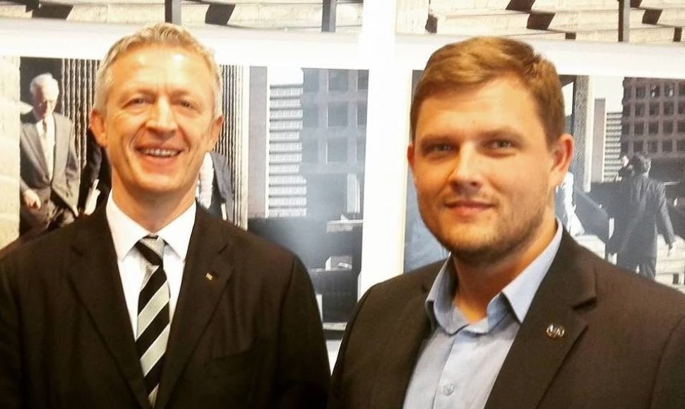 S.Banys (dešinėje) su „Rugby Europe“ prezidentu O.Morariu