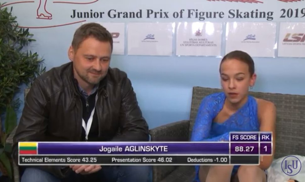 Jogailė Aglinskytė ir treneris Dmitrij Kozlov įdėmiai laukia rezultatų