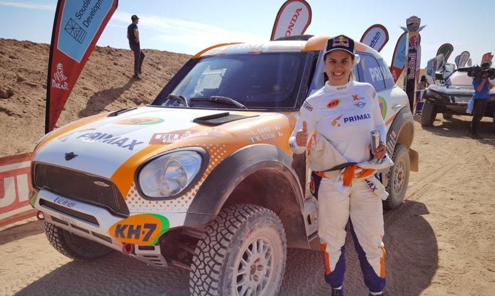 Laia Sanz Dakare startavo automobiliu
