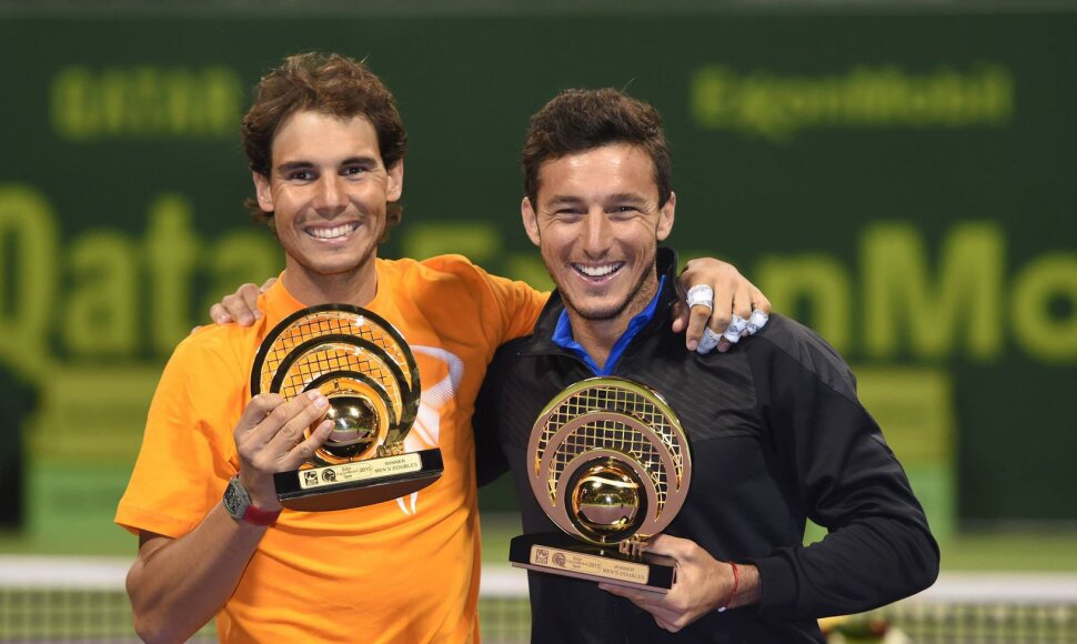 Rafaelis Nadalis ir Juanas Monaco tapo „Qatar ExxonMobil Open“ dvejetų turnyro čempionais