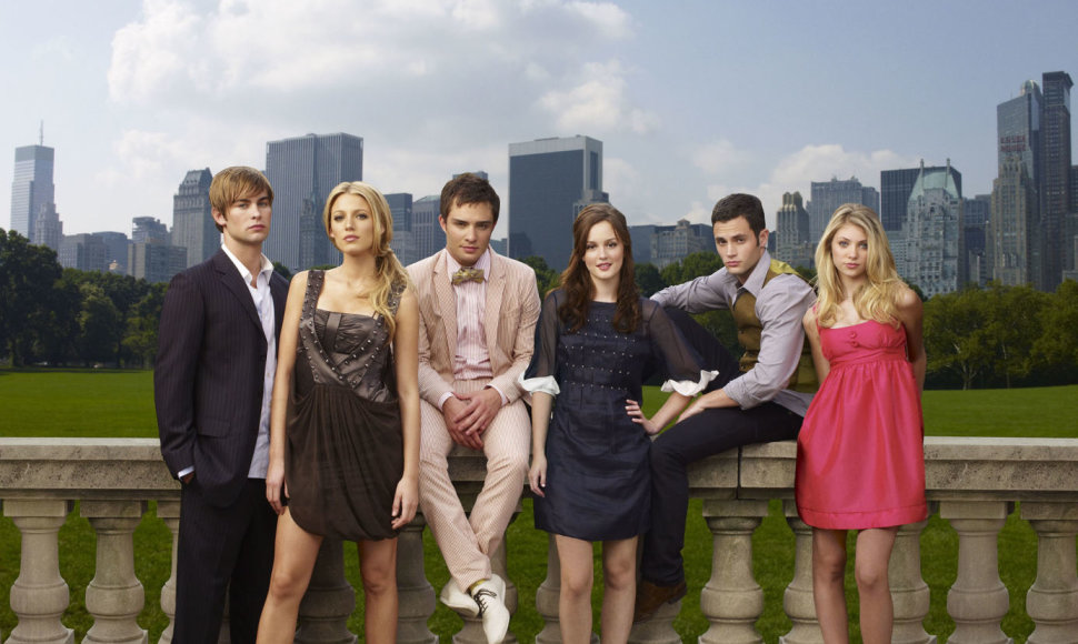 „Gossip Girl“ aktoriai Chace'as Crawfordas, Blake Lively, Edas Westwickas, Leighton Meester, Pennas Badgley ir Taylor Momsen (2007 m.)