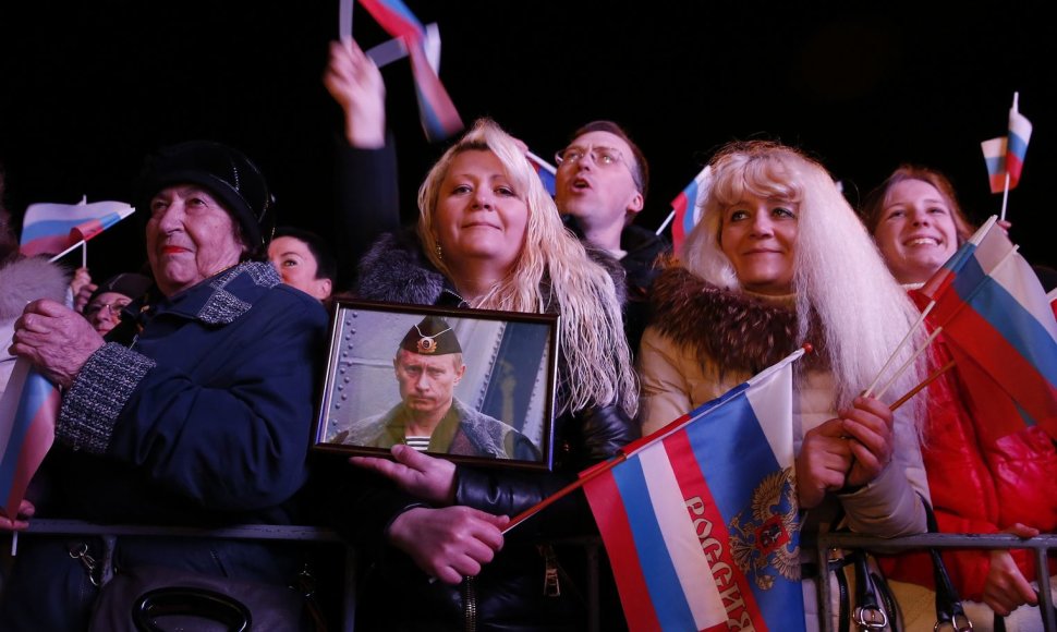 Kryme rusai džiaugiasi neteisėto referendumo išankstiniais rezultatais