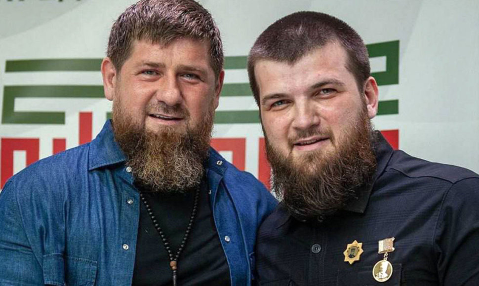 Čečėnijos lyderis Ramzanas Kadyrovas ir jo sūnėnas Adamas Čerchigovas