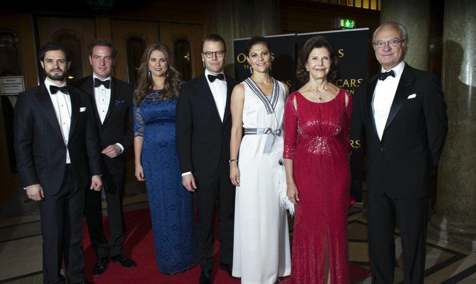 Princas Carlas Philipas, Christopheris O'Neillas, princesė Madeleine, princas Danielis, princesė Victoria, karalienė Silvia ir karalius Carlas Gustafas