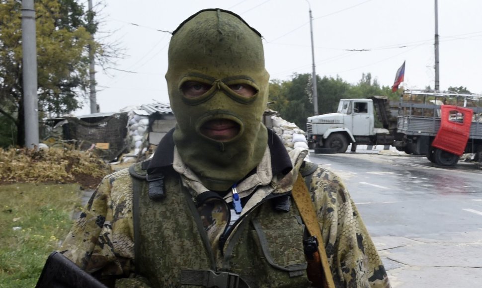 Teroristai kontroliuoja kelia, vedantį į Donecko oro uostą.