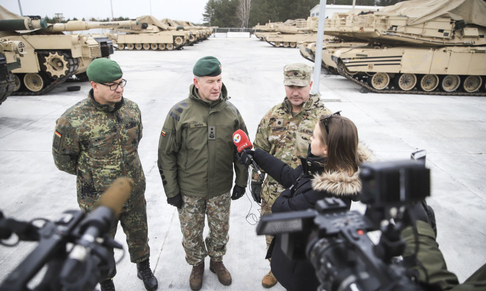 Kariuomenės vadas aplankė Pabradėje dislokuotus amerikiečių karius