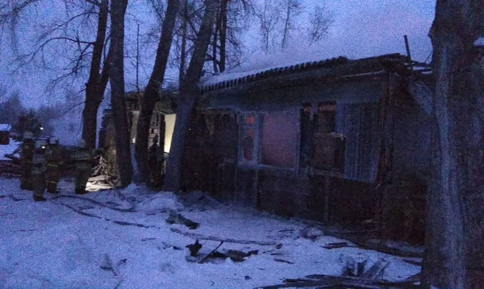 Sudegus mediniam namui Rusijoje žuvo 11 žmonių