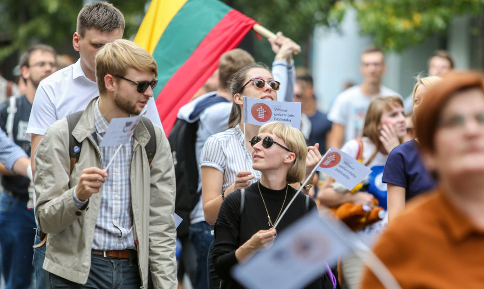 Vilniaus universiteto darbuotojų, studentų ir alumnų eisena į VU rūmus