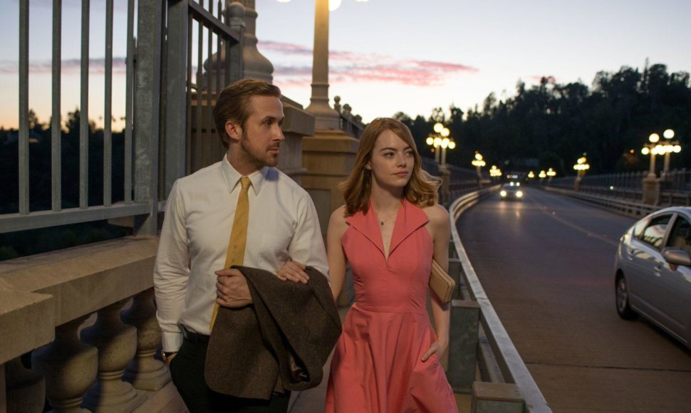 Ryanas Goslingas ir Emma Stone filme „Kalifornijos svajos“