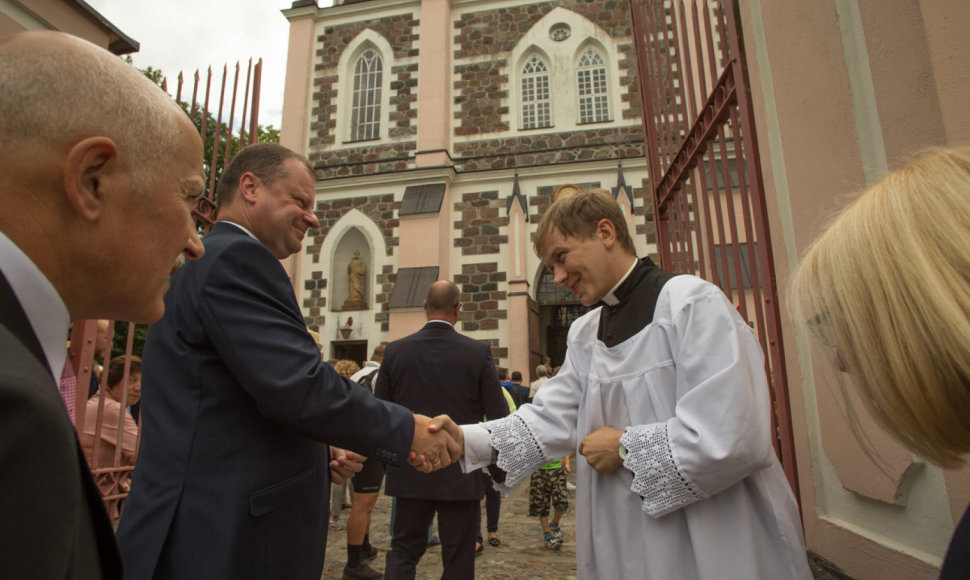 Saulius Skvernelis dalyvavo lietuviškose pamaldose Punske