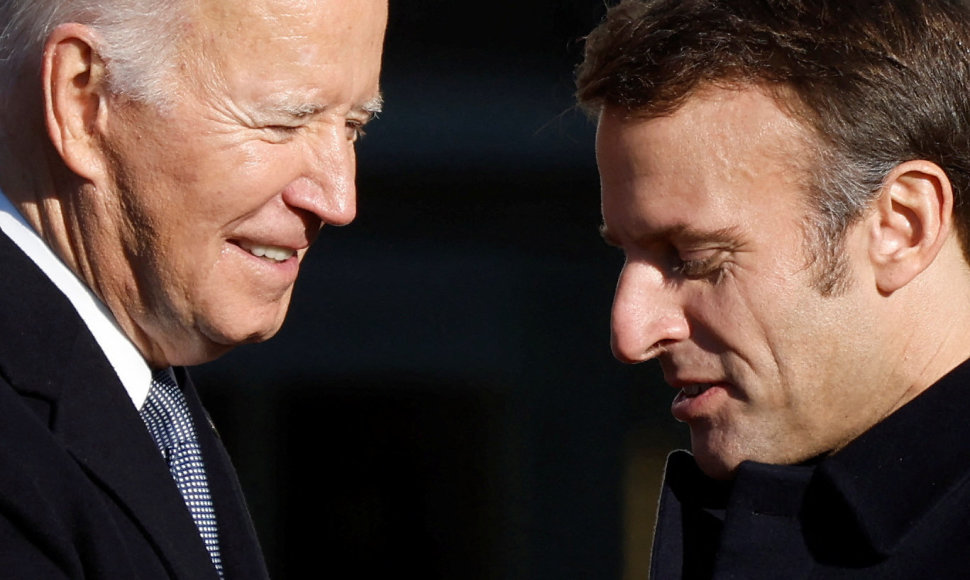 Prancūzijos prezidentas Emmanuelis Macronas ir JAV prezidentas Joe Bidenas