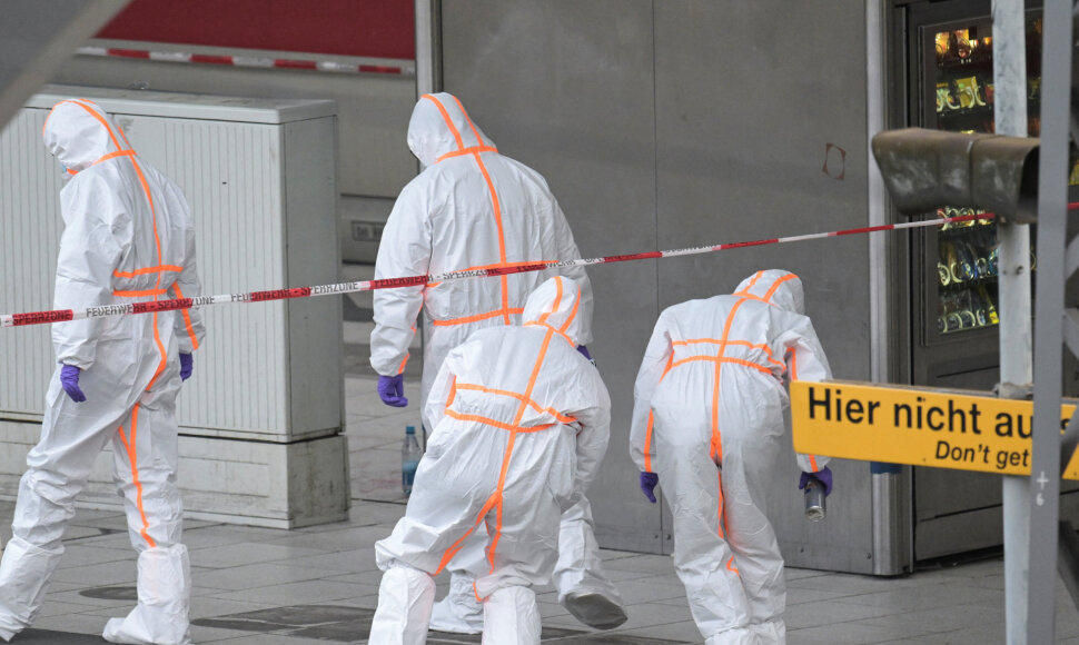 Hamburgo traukinių stotyje sužeisti žmonės