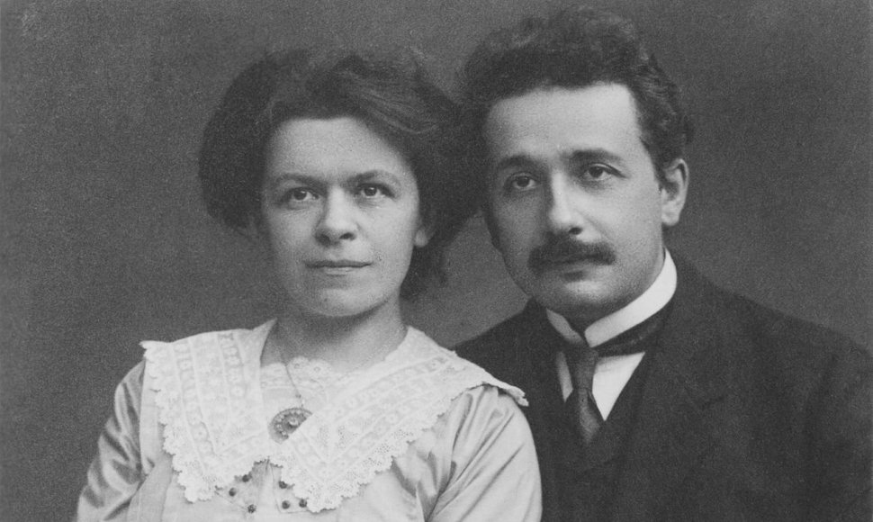 Albertas Einsteinas su žmona Mileva Marić (1912 m.)