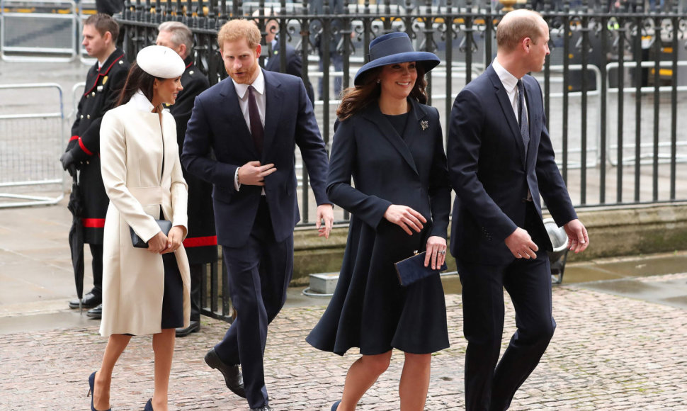 Princas Harry su Meghan Markle ir princas Williamas su Kembridžo hercogiene Catherine