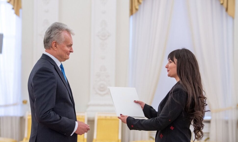 Prezidentas priėmė Ukrainos ambasadorės skiriamuosius raštus / LRP / Roberto Dačkaus nuotr.