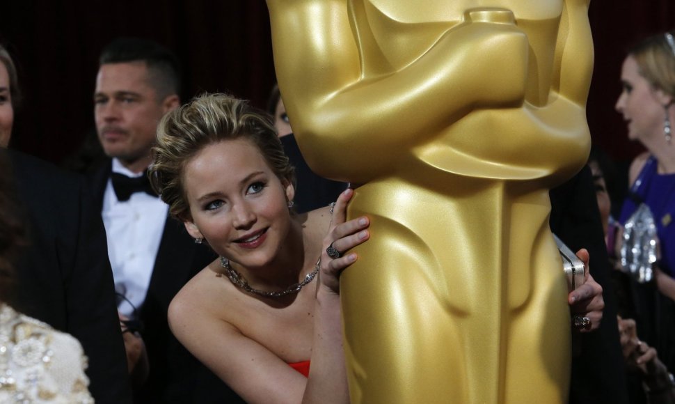 Jennifer Lawrence slepiasi už Oskaro statulos