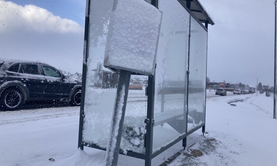 Antradienį Klaipėdoje vėl gausiai snigo