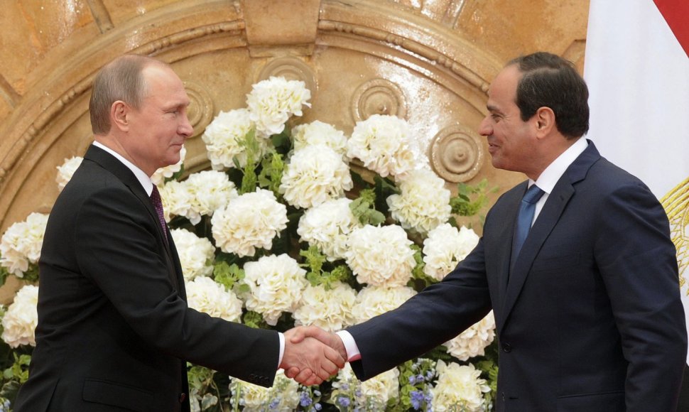 Egipto prezidentas Abdelis-Fattahas el-Sissi ir Vladimiras Putinas