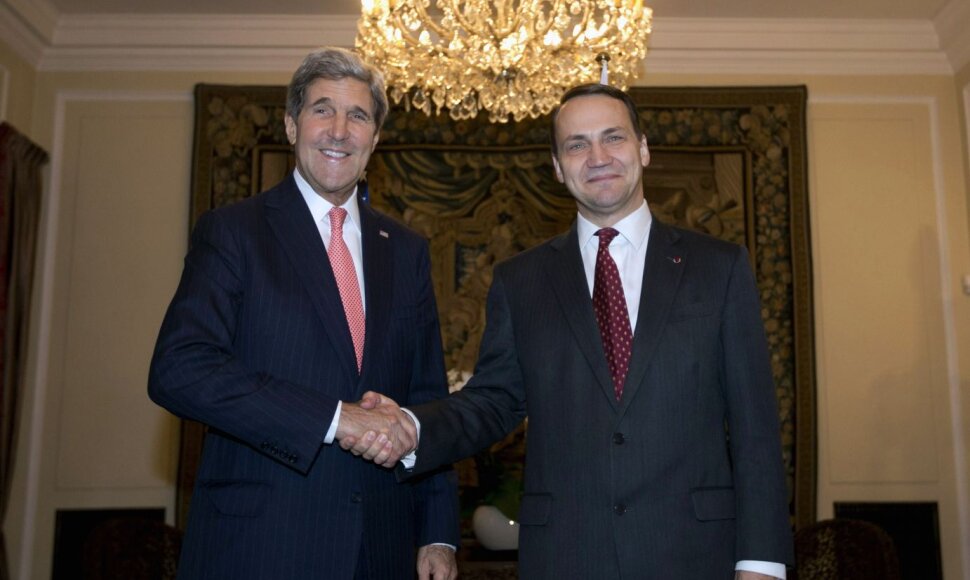 JAV valstybės sekretorius Johnas Kerry pirmadienį atvyko į Lenkiją.