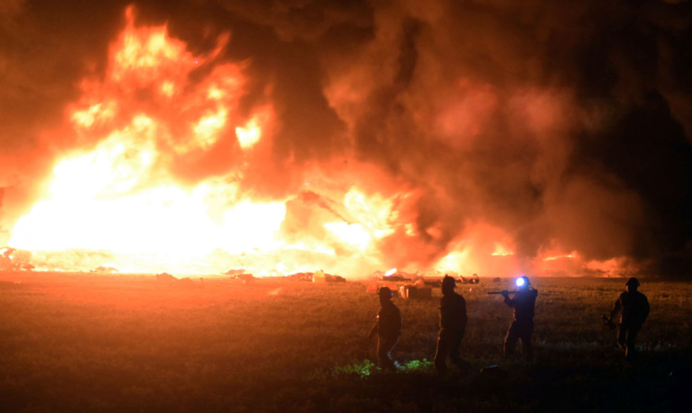 Pirmojo sprogimo vietoje kilęs didžiulis gaisras