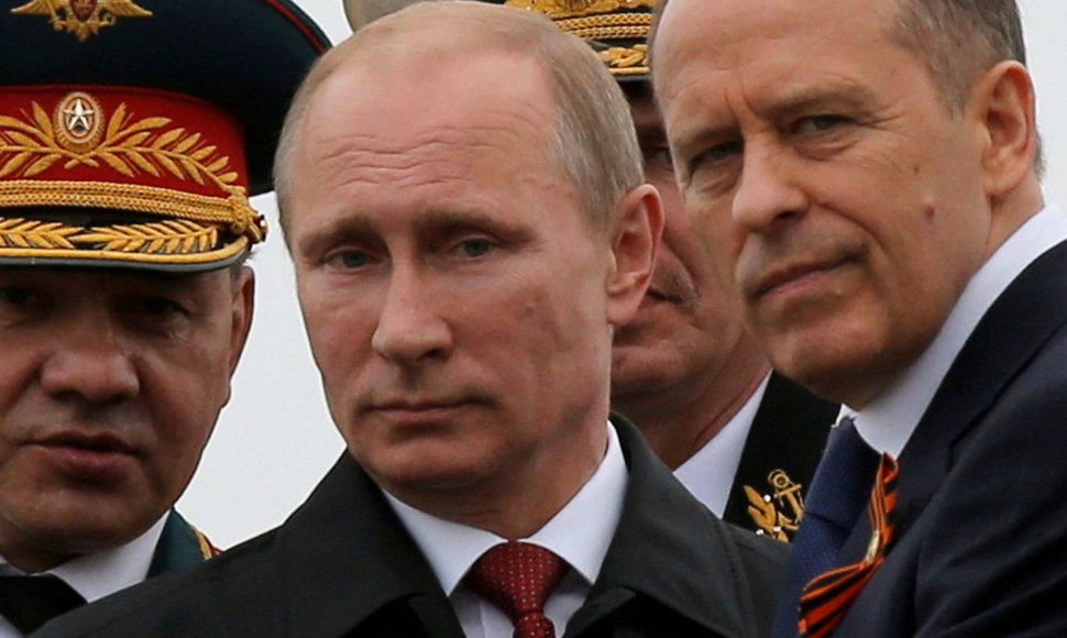 Sergejus Šoigu, Vladimiras Putinas ir Aleksandras Bortnikovas