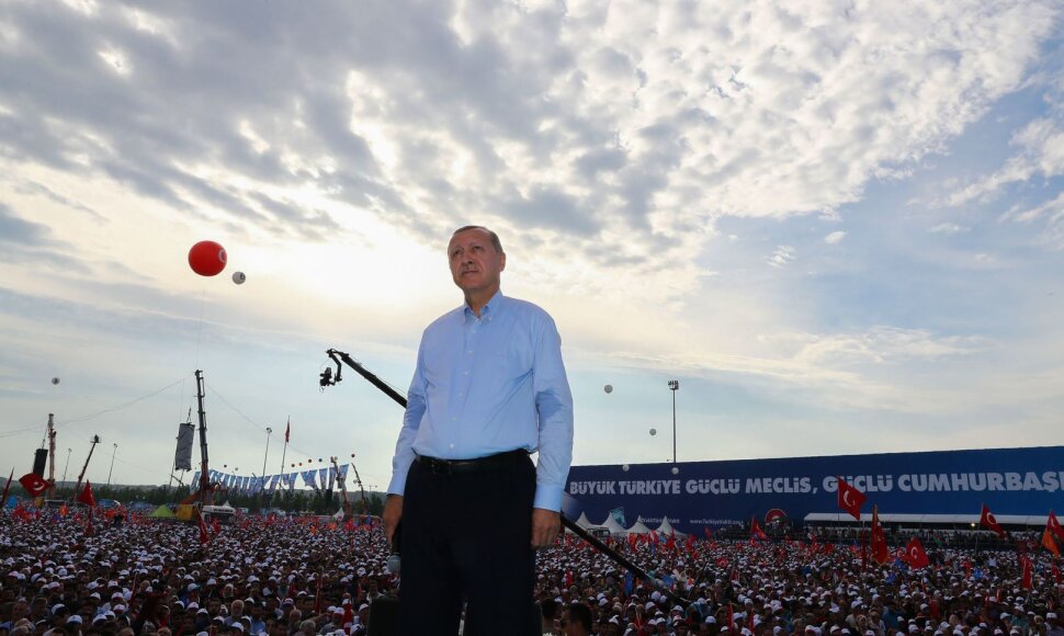 Daugiatūkstantinis Erdogano palaikymo mitingas Turkijoje