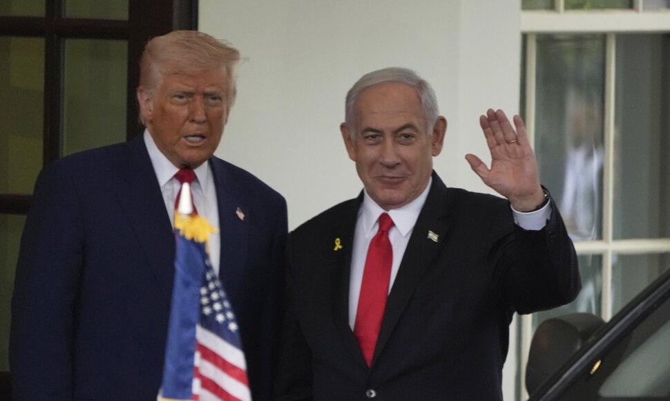 D. Trumpas ir B. Netanyahu / Mark Schiefelbein / AP