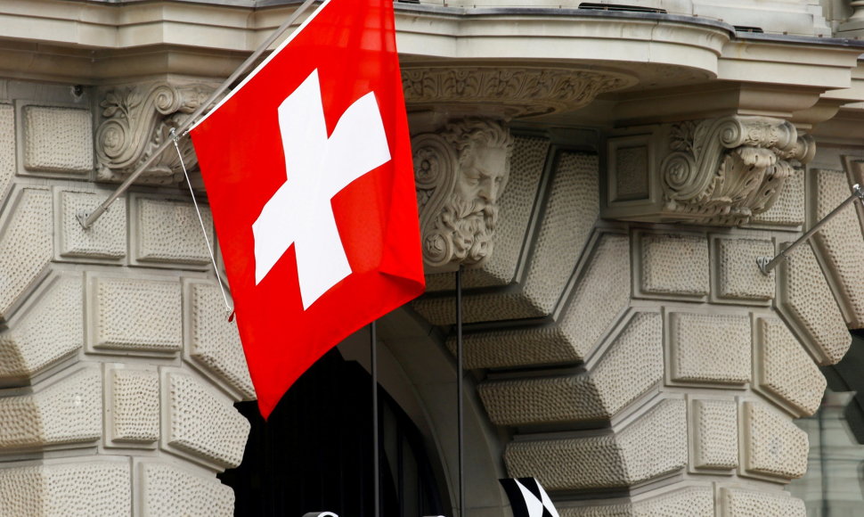 Daug labiausiai pasiturinčių vokiečių skuba perkelti turtus į Šveicariją
