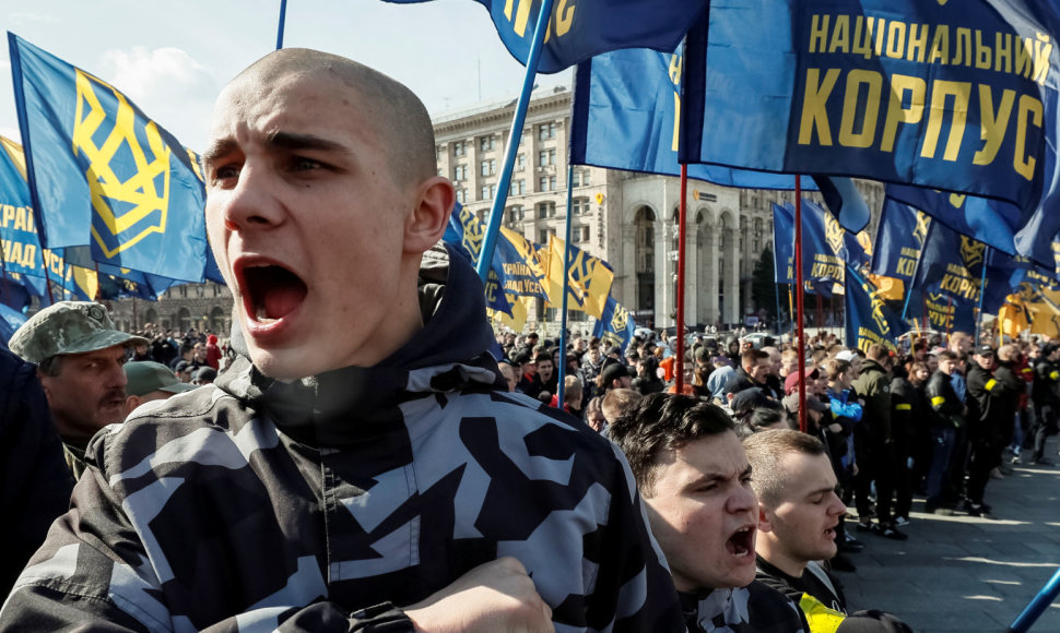 Ukrainos dešinieji radikalai susigrūmė su policija Kijeve